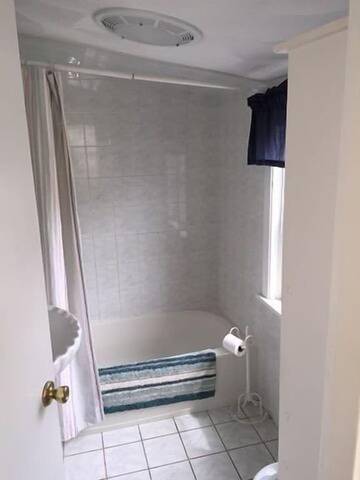 Cabin for 8 Guests in Narragansett, Rhode Island, Picture 3