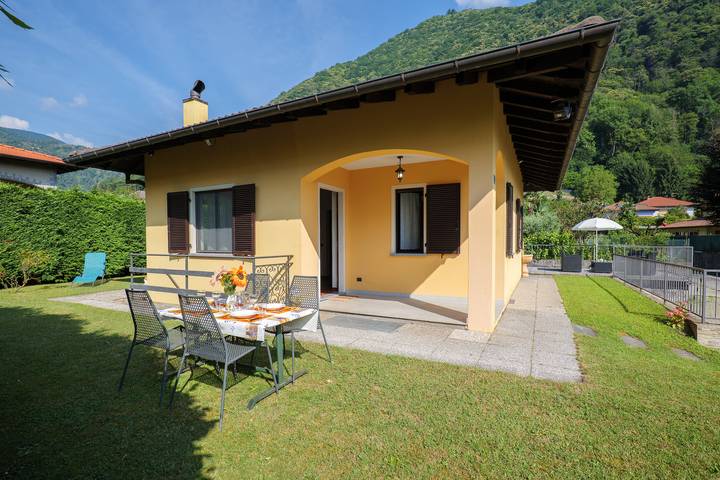 Ferienhaus für 4 Personen, mit Garten und Ausblick sowie Terrasse, mit Haustier am Lago Maggiore - 2