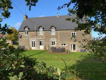 Cottage pour 2 personnes, avec terrasse ainsi que vue et jardin à Fougerolles-du-Plessis