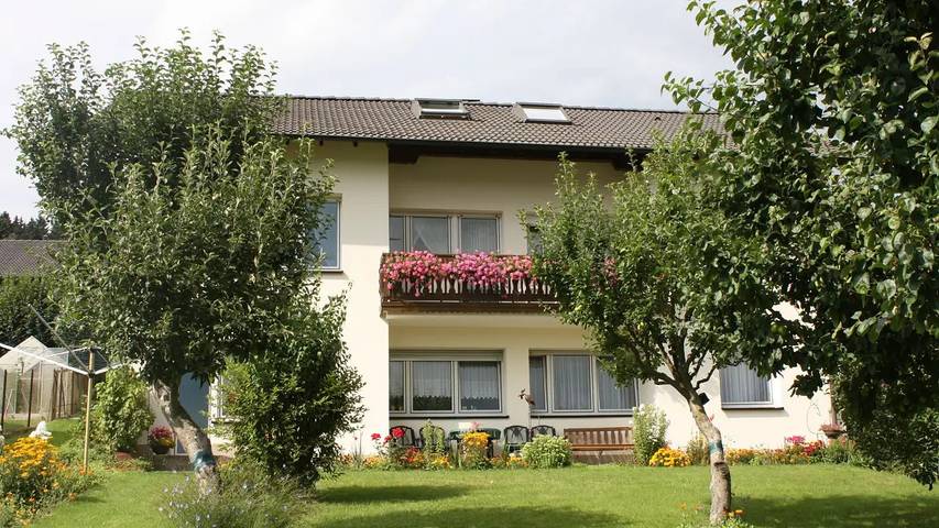 Ferienwohnung für 5 Personen, mit Garten