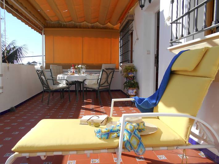 Apartamento de vacaciones para 4 personas, con terraza y jardín en Chipiona
