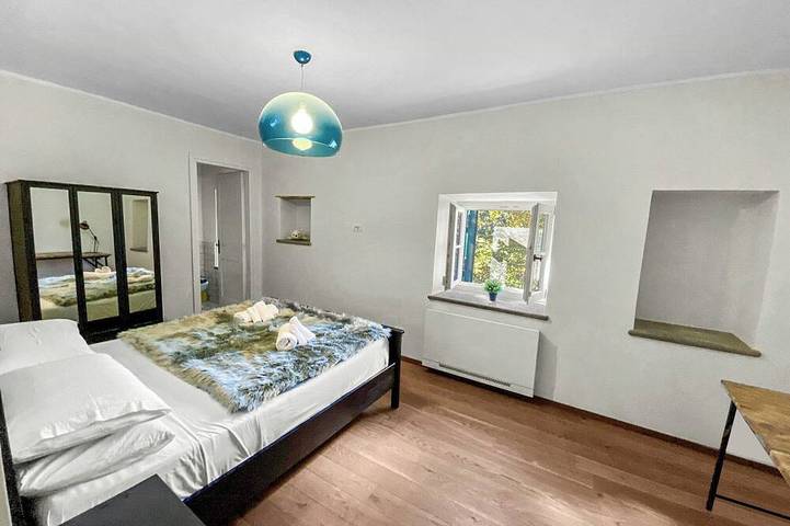 Haus mit Pool zwischen jahrhundertealten Eichen in der Tuscia in Viterbo, Viterbo Provinz