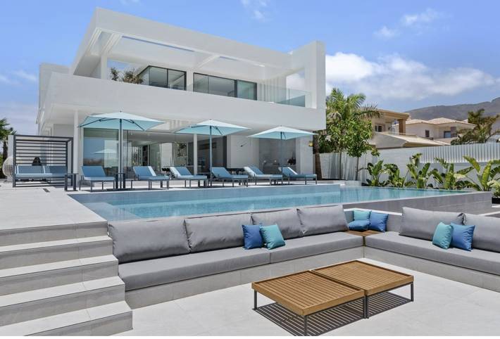 Villa pour 10 personnes, avec jardin ainsi que jacuzzi et terrasse - 1