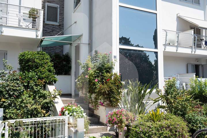 Gîte pour 4 personnes, avec jardin et piscine à Pineto - 2