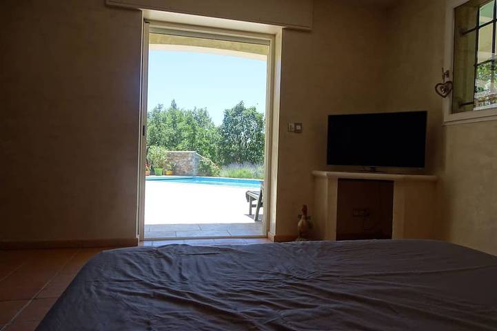 Location de vacances pour 8 personnes, avec jardin et terrasse à Méounes-lès-Montrieux - 3