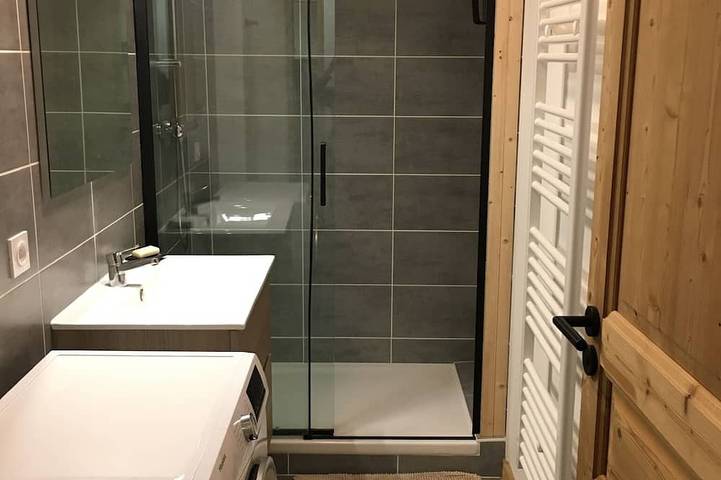 Chalet pour 6 personnes, avec sauna ainsi que jacuzzi et terrasse à Vaujany - 4