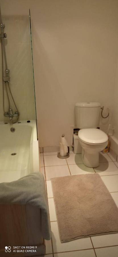 Location de vacances pour 2 personnes, avec Terrasse et Jardin ainsi que Piscine et Vue à Mervent