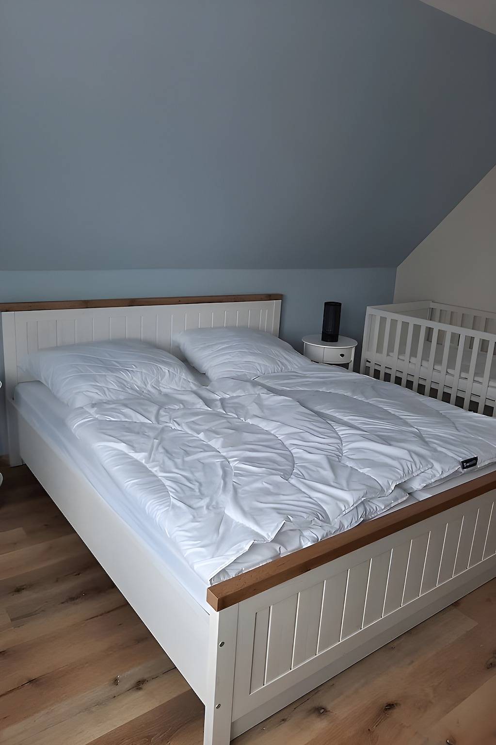 Ferienwohnung 'Heike 2' mit Privatterrasse und Wi-Fi in Zetel, Nordseeküste