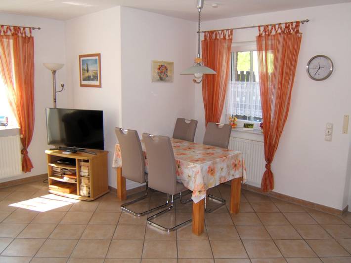 Ganze Ferienwohnung, Vermietungsservice Kaufmann - Ferienwohnungen - Fw Strandweg 11 in Horumersiel, Wangerland