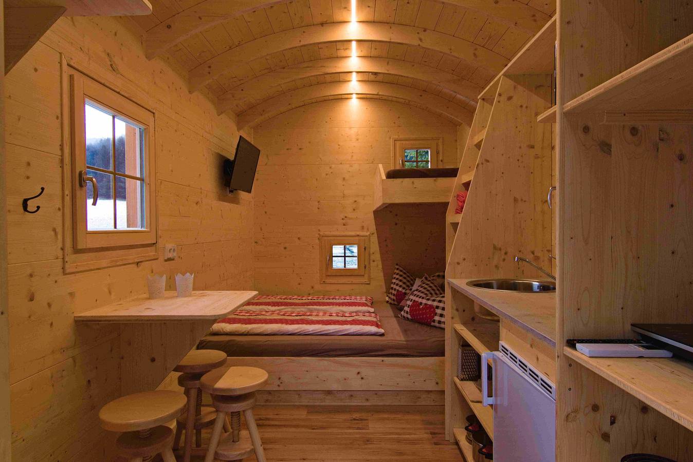 Ganze Wohnung, Ferienwohnung 'Schäferwagen' mit Bergblick, Gemeinschaftsgarten und Wi-Fi in Seelbach, Mittlerer Schwarzwald