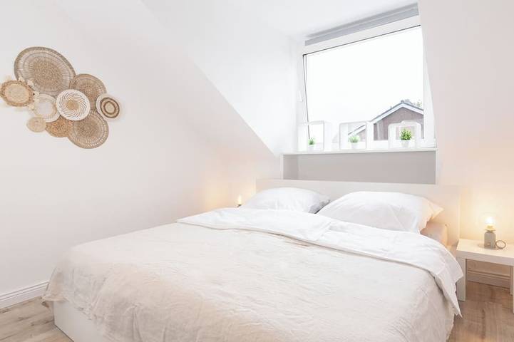 Ganze Wohnung, Mc´Maggies Atelier mit Whirlpool in ruhiger Lage in Meerbusch, Rhein-Kreis Neuss