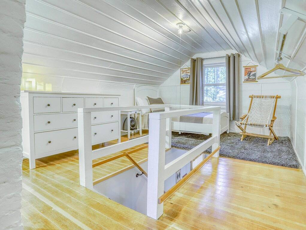 Cozy with Modern Comforts, Ev Charger, Huge Fenced Yard, Last Minute Feb Deals in Welches, Mount Hood