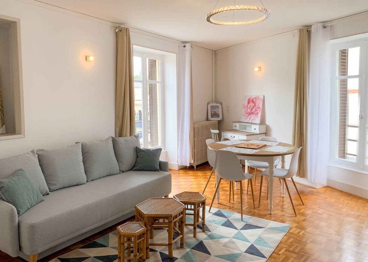 Apartamento entero, Apartamento cómodo con aparcamiento gratuito en Néris-les-Bains in Néris-les-Bains, Región de Montluçon