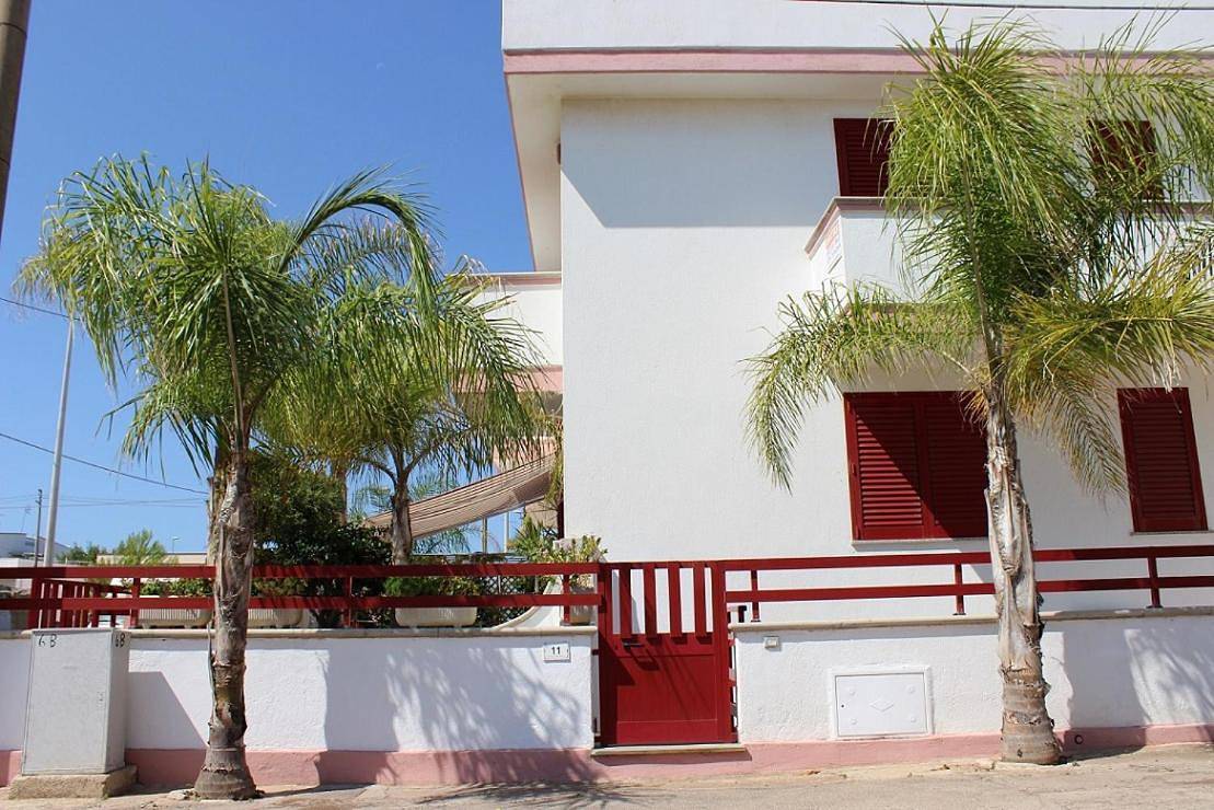 Appartamento intero, Apartment with Terrace in Marina di Pescoluse, Pescoluse