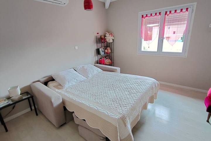 Gîte pour 6 personnes, avec jardin ainsi que jacuzzi et terrasse à Vernègues - 4