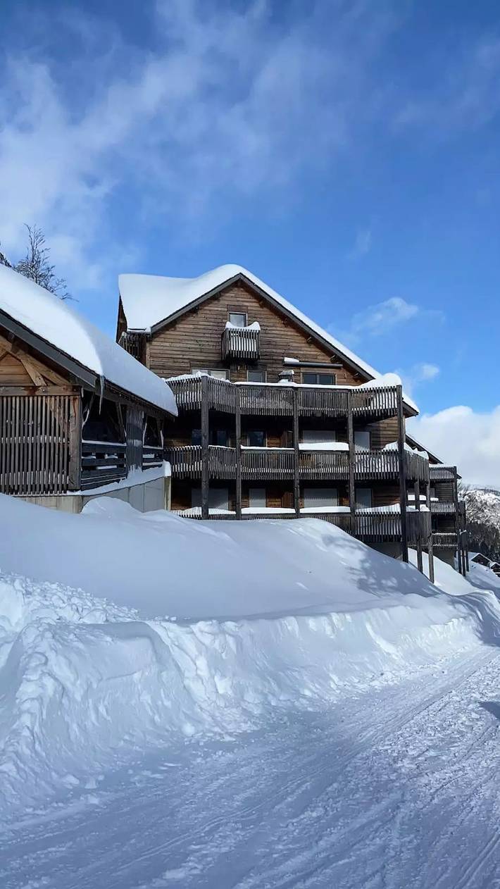 Gîte pour 10 personnes, avec terrasse à Laveissière - 2