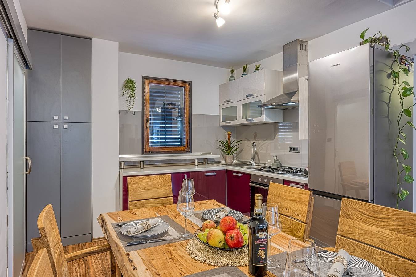 Appartement entier, Appartement de vacances pour 6 personnes avec balcon/terrasse in Rovinj, Région de Rovinj