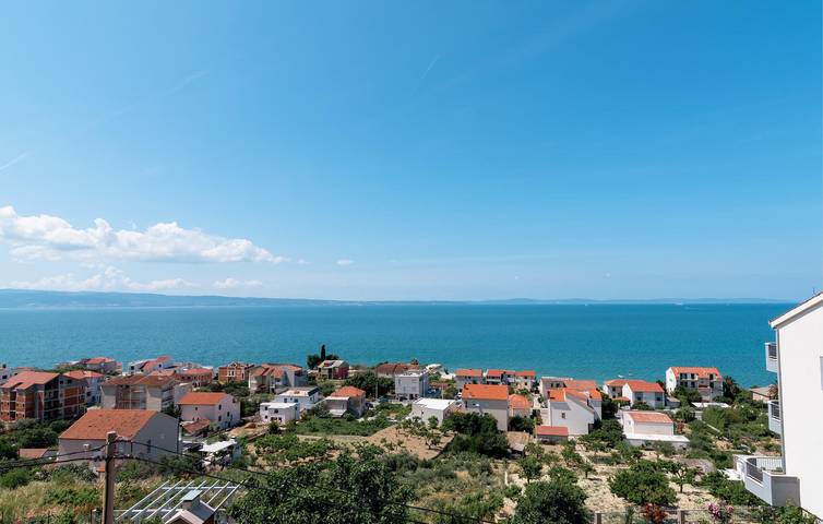 Apartamento vacacional entero, Apartamento frente al mar con terraza, wifi y cocina - A 600 m de la playa in Grljevac (Podstrana), Podstrana