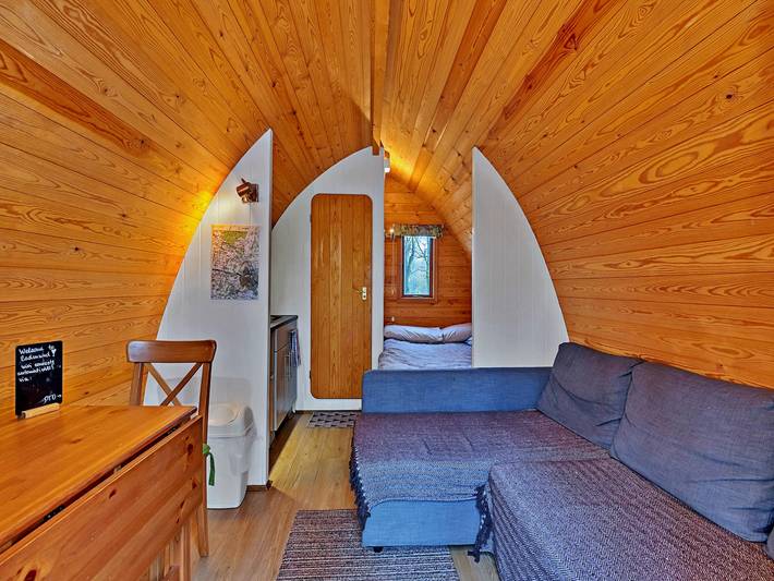 Glamping for 4 people, with garden in Suffolk