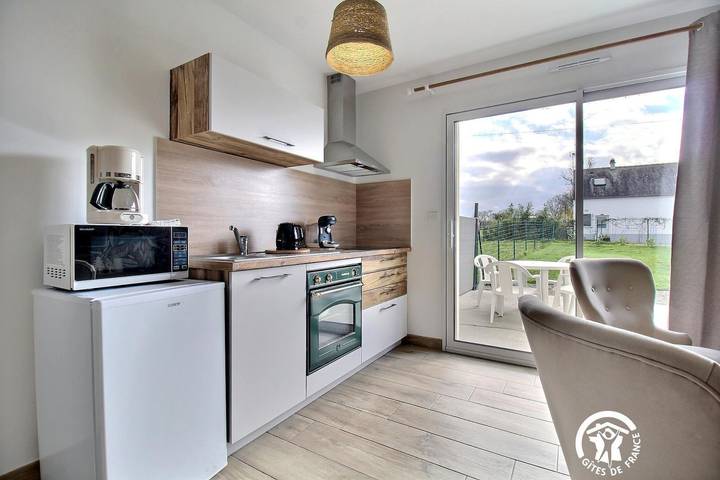 Gîte pour 2 personnes, avec Terrasse ainsi que Jardin et Vue à Néant-sur-Yvel - 2