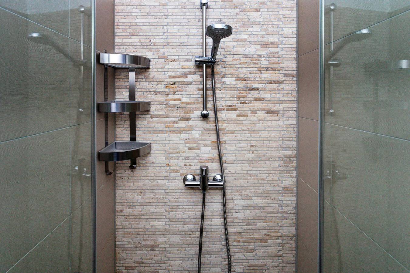 Ganze Ferienwohnung, Fewo 1: Eg rechts, Dusche, Wc, 1 Schlafraum in Osnabrück, Osnabrücker Land