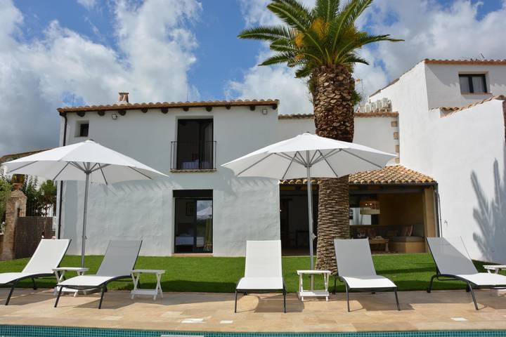 Casa rural para 12 personas, con jardín y piscina, Familias con niños en Sitges - 2