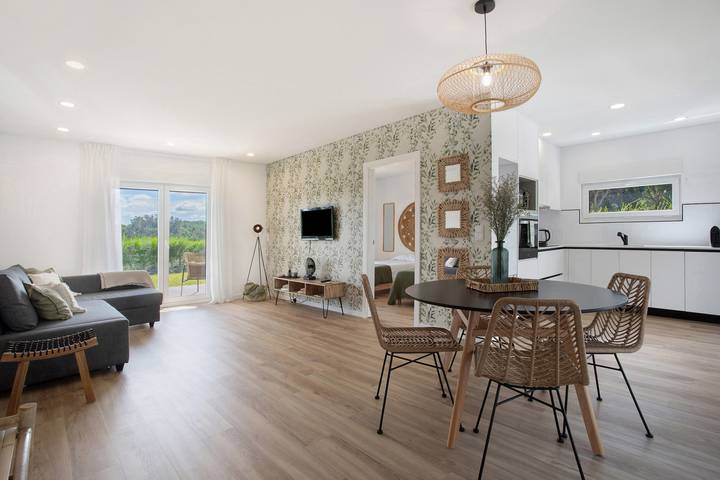 Casa de Vacaciones 'Vinha' con Terraza Privada, Jardín Privado y Wi-Fi in Óbidos, Leiria District