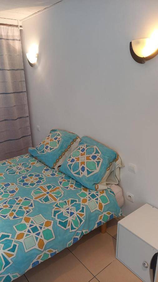 Appartement entier, Studio with Terrace in Gradignan, Région de Bordeaux