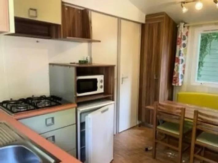 Camping pour 4 personnes, avec piscine et bassin pour enfant à Talmont-Saint-Hilaire - 2