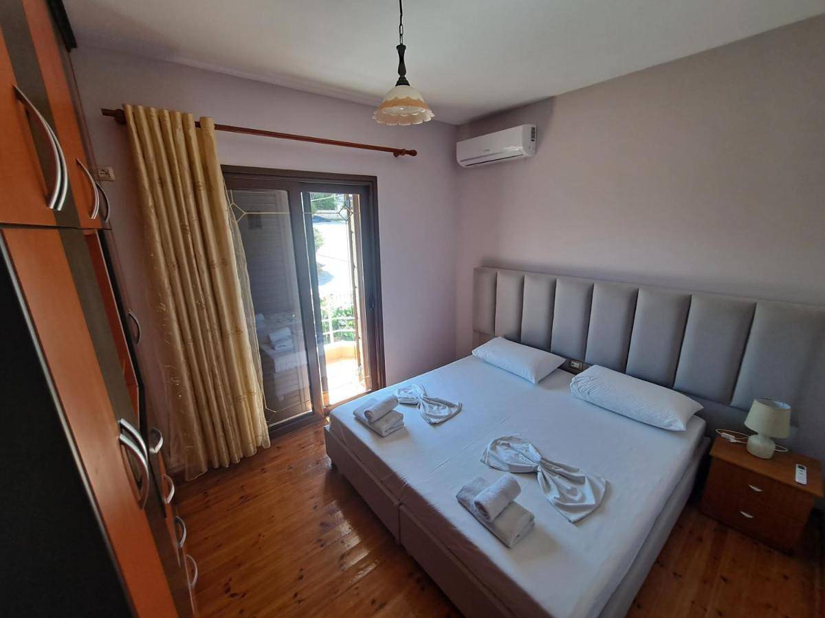 Eglent's tourist house in Saranda, Vlorë