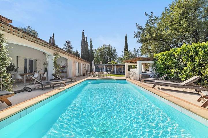 Maison de vacances pour 10 personnes, avec jardin et jacuzzi, animaux acceptés à Montauroux