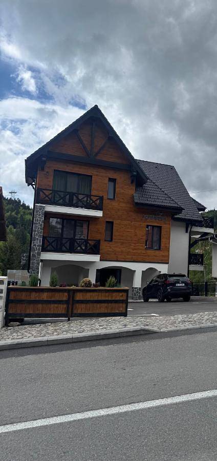 Gîte pour 4 personnes, avec vue et jardin à Sinaia - 3