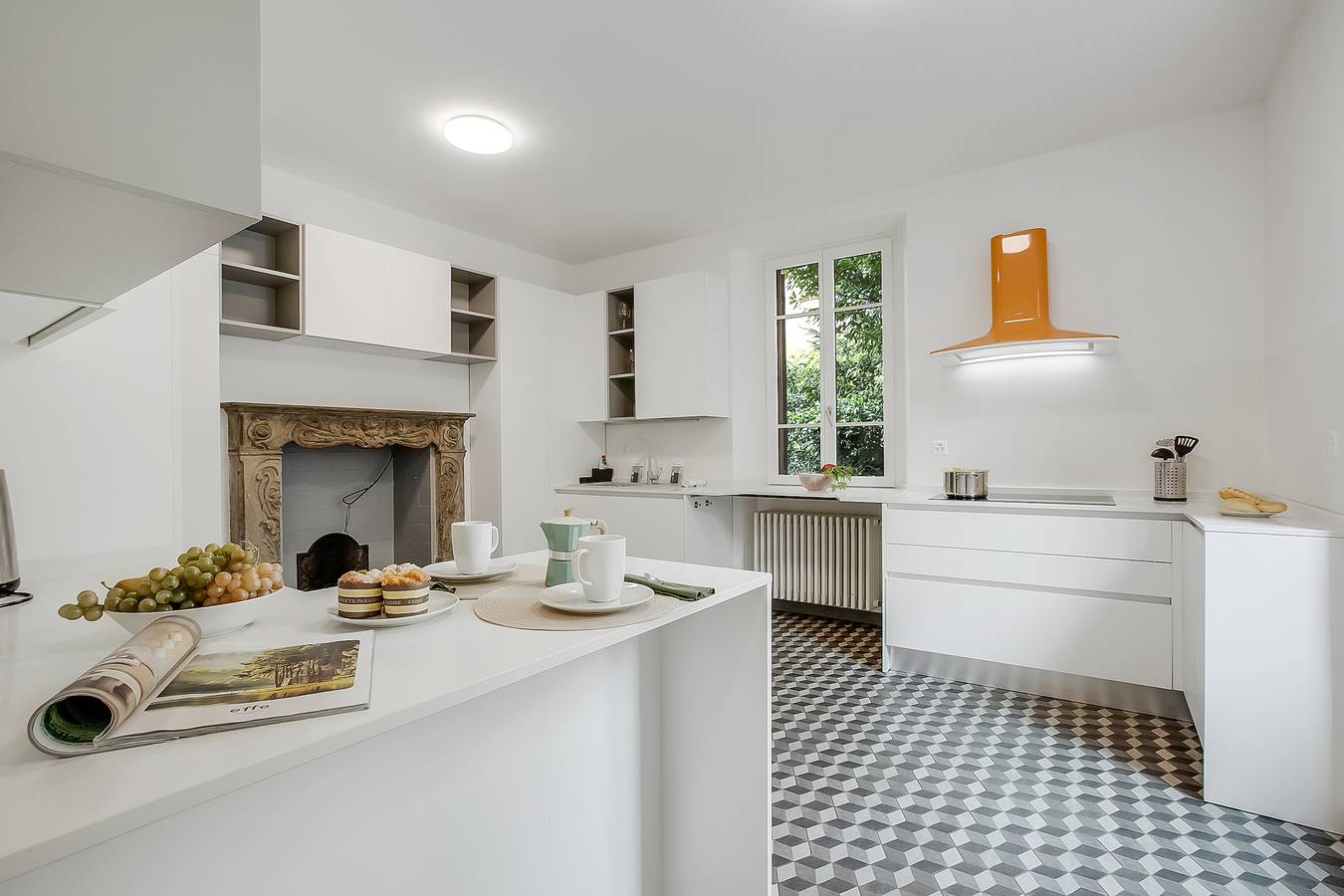 Ganze Wohnung, Ferienwohnung für 6 Personen mit Terrasse in Lugano, Luganersee