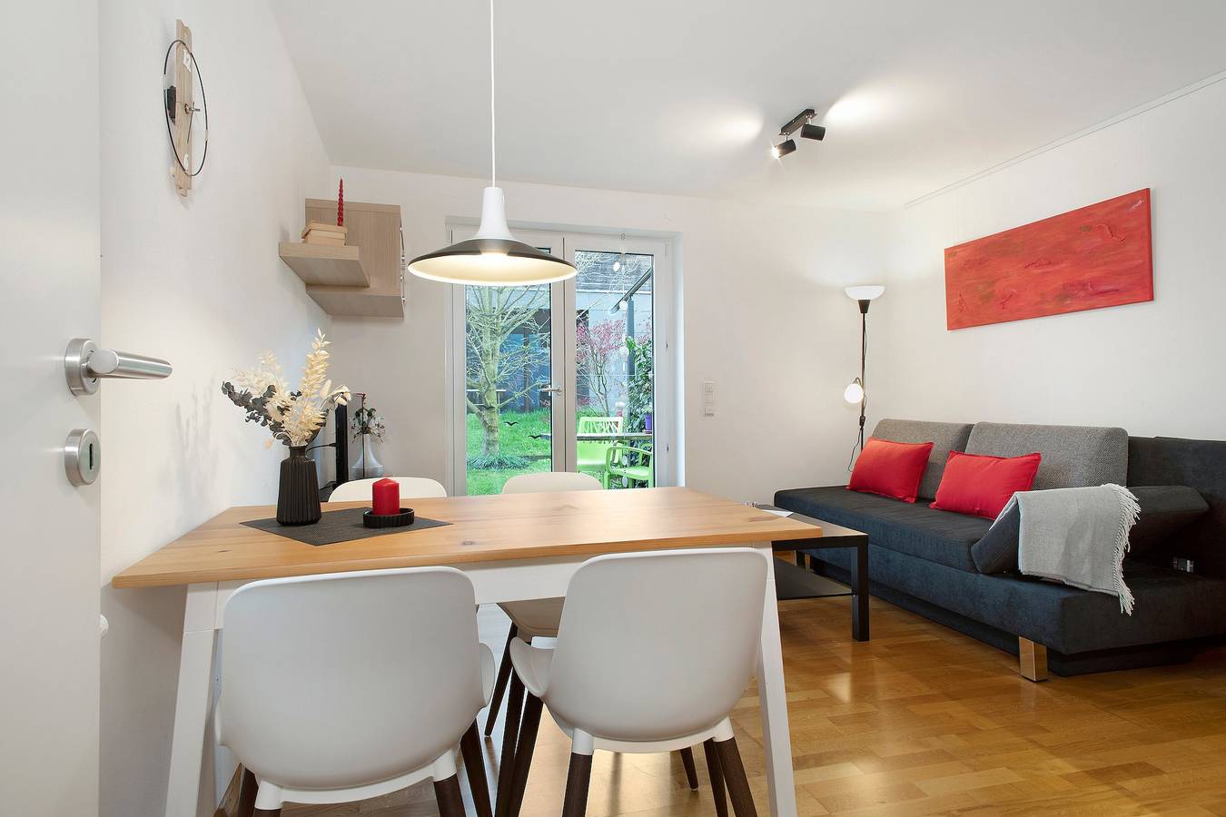 Ganze Wohnung, Riekes Ferienwohnung mit privater Terrasse und Wlan in Friedrichshafen, Region Bodensee-Oberschwaben