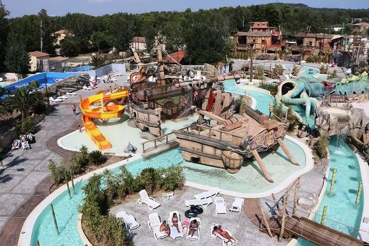 Camping pour 4 personnes, avec Terrasse à Agde