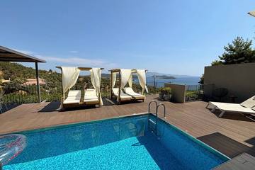 Villa mit pool für 7 Personen, mit Garten auf Skiathos
