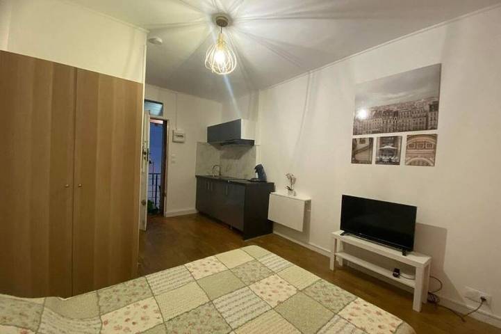 Modern Parisian Comfort with a Terrace - Your Relaxing Retreat near Paris 13ème in Ivry-sur-Seine, Val-de-Marne