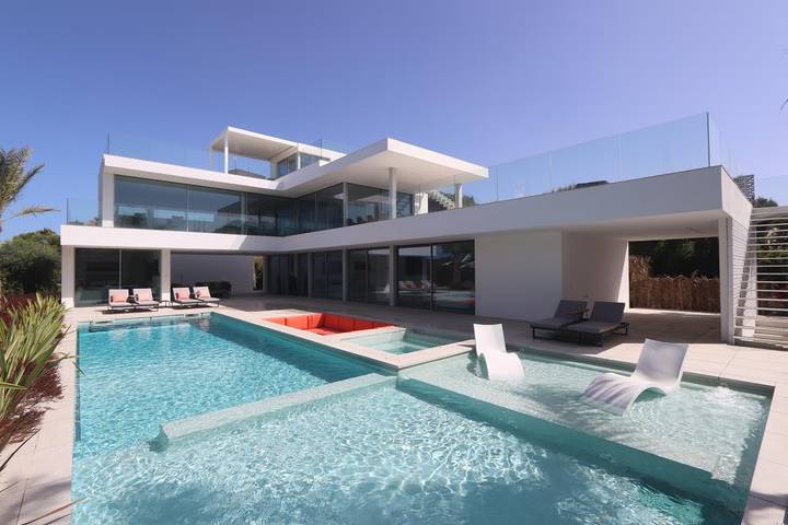 Villa voor 12 personen, with Uitzicht op zee and Terras as well as Zwembad in Roche