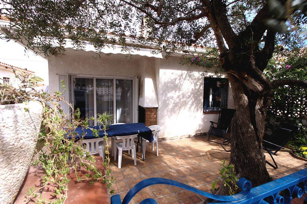 Casa adosada con jardin y barbacoa a dos pasos de la playa in Torredembarra, Costa Dorada
