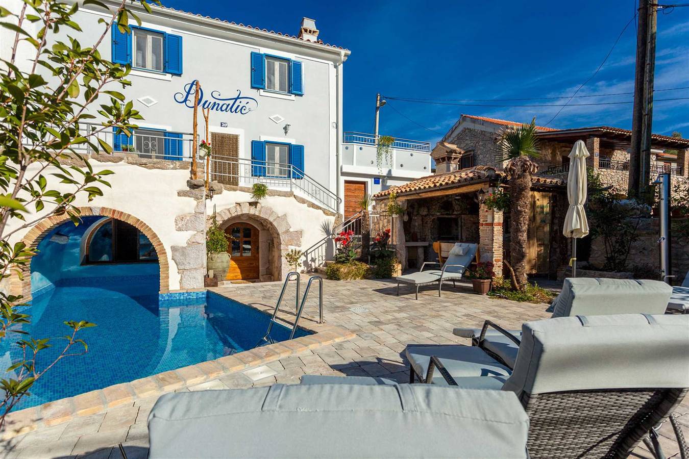 Rustikales Steinhaus Villa Dunatić mit privatem Pool in Županje, Silo (Krk)