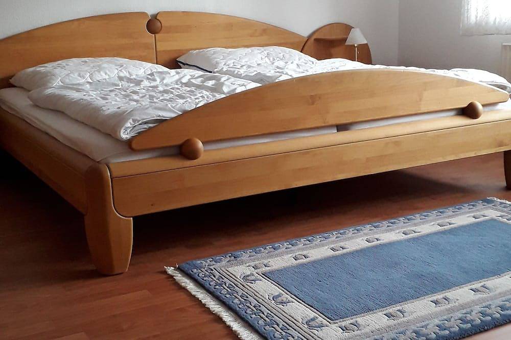 Ganze Wohnung, Renovierte Wohnung in einer guten Wohnanlage in Solms im schönen Lahntal. in Solms, Lahn-Dill-Kreis