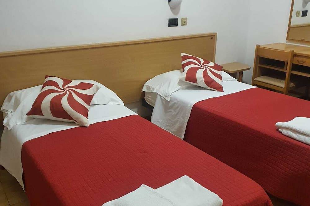 Apartamento entero, Hotel vacation just 50 m from the beach, your 4-legged friend admitted for free in Igea Marina, Bellaria-Igea Marina