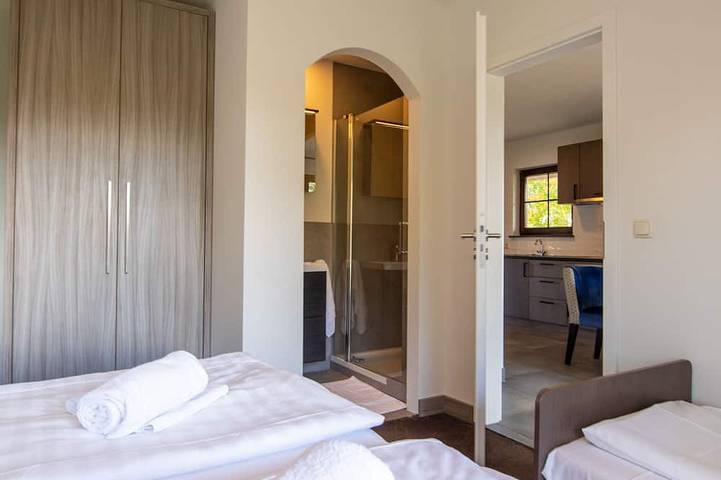 Landhaus Typ A - Van der Valk Resort Linstow Ferienhäuser in Krakow am See, Mecklenburgische Seenplatte