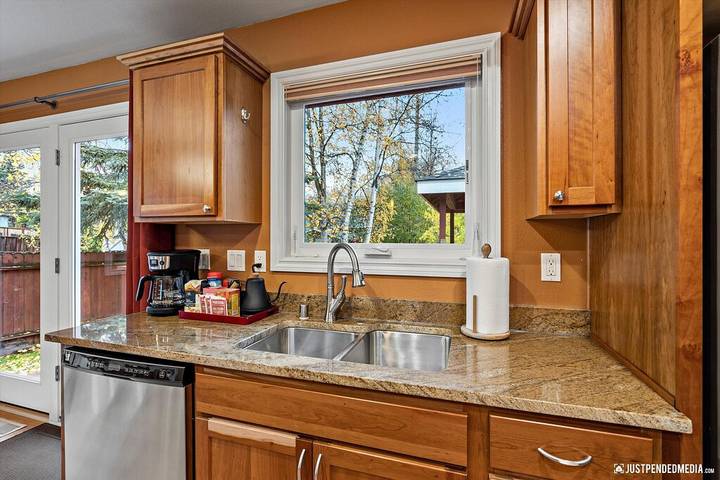 Ferienhaus für 8 Personen, mit Whirlpool und Garten sowie Terrasse - 1