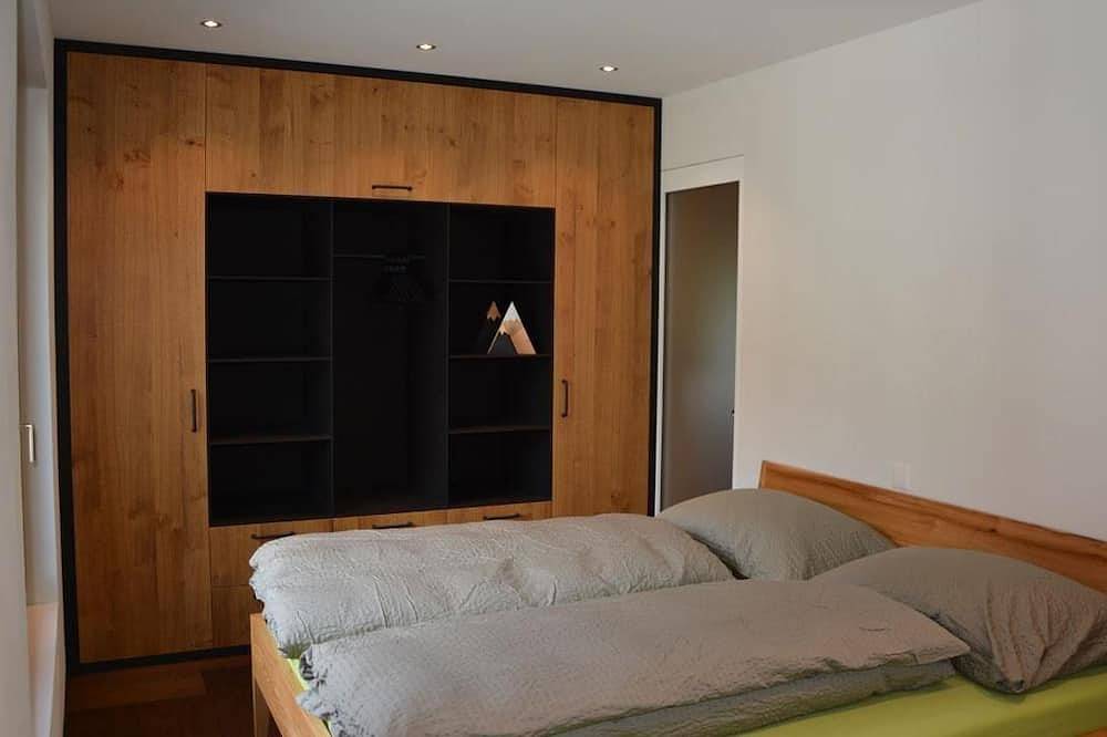 Ganze Wohnung, Ferien Falera, 3.5 Zimmer-Ferienwohnung für 4 Pers in Falera, Flims Laax Falera