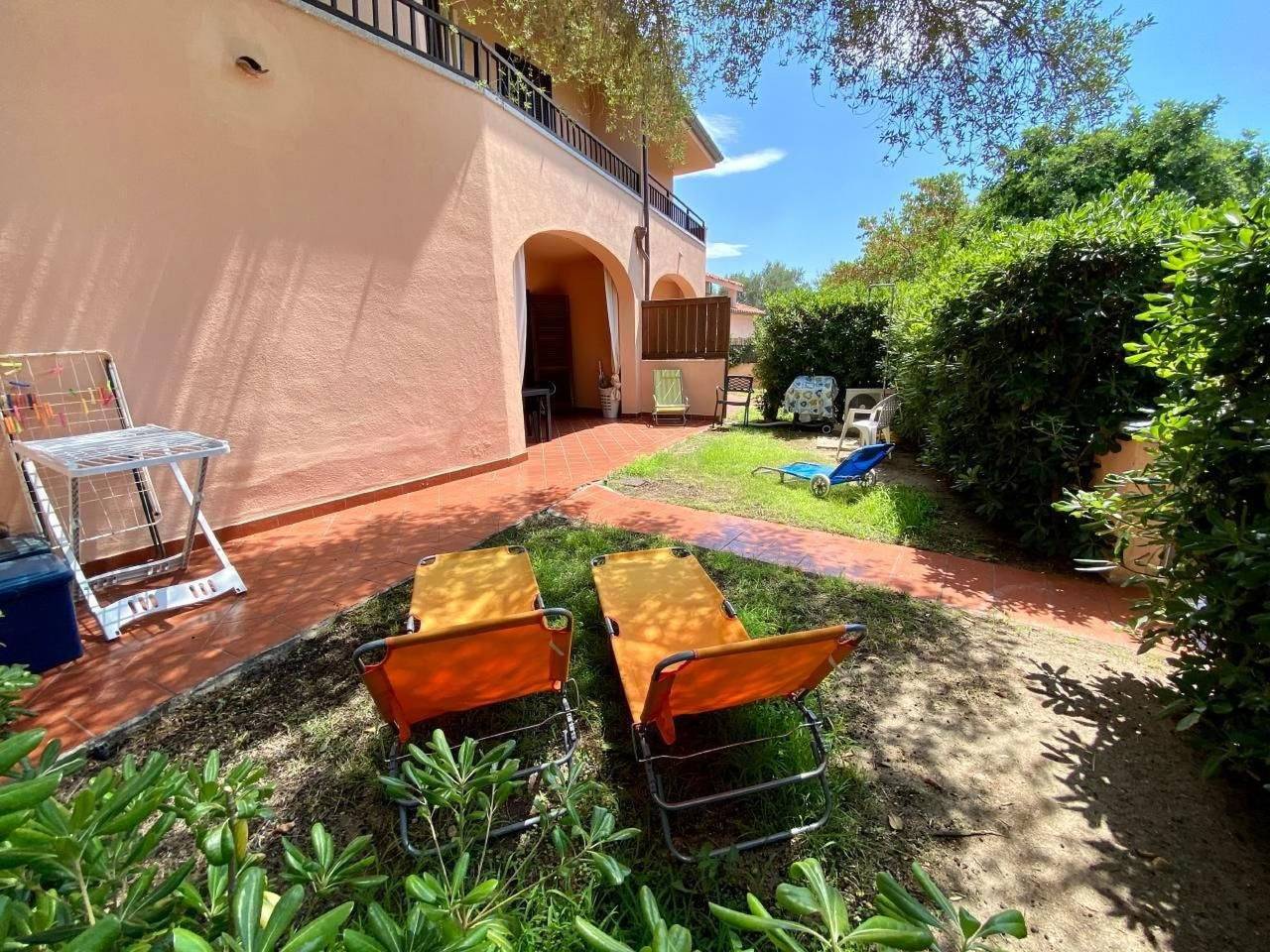 Appartamento intero, Wohnung "Alter Olivenbaum" mit Garten in San Teodoro, Olbia-Tempio