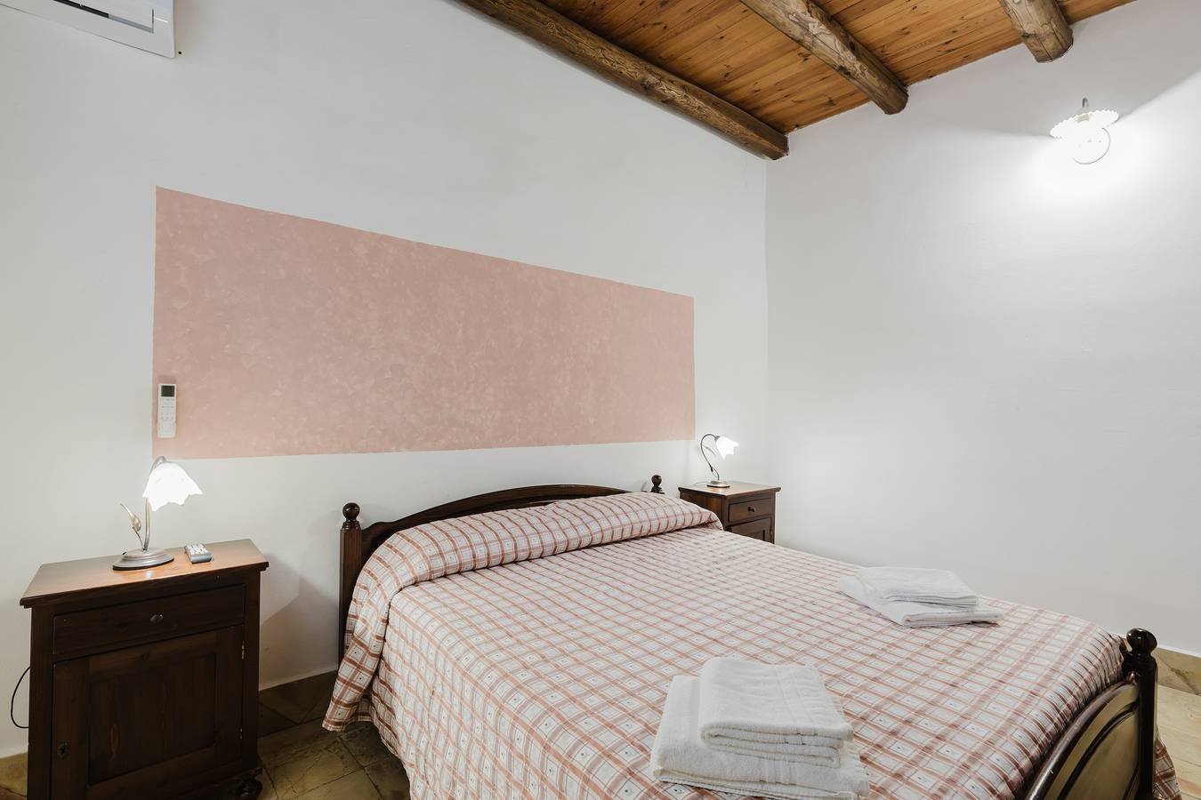 Agriturismo Ponte Calatrasi Room 'Quadrupla 2' with Shared Pool, Wi-Fi and Air Conditioning in Monreale, Palermo Province