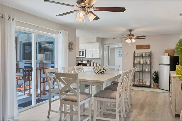 Location de vacances pour 6 personnes, avec piscine ainsi que balcon/terrasse et vue sur le lac à Cape Coral - 3