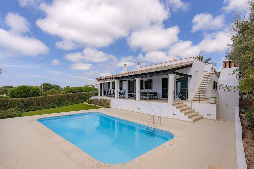 Summerhouse with Sea Views walking distance to the beach in Binibeca, Sant Lluís