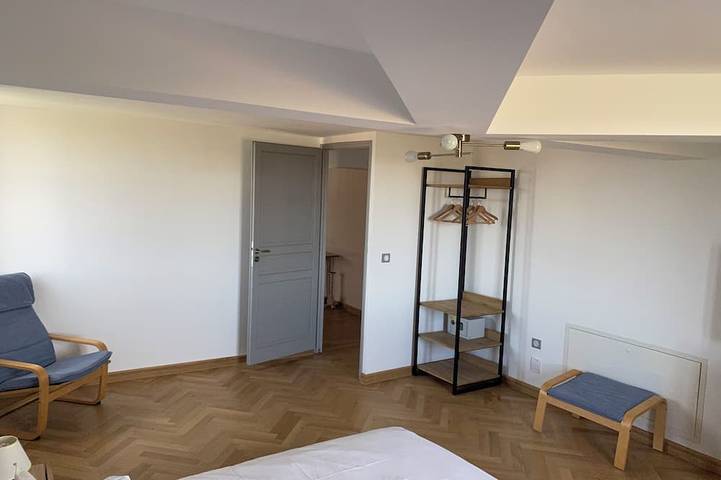 Gîte pour 8 personnes, avec jacuzzi et jardin ainsi que sauna et piscine, animaux acceptés à Montmarault - 3